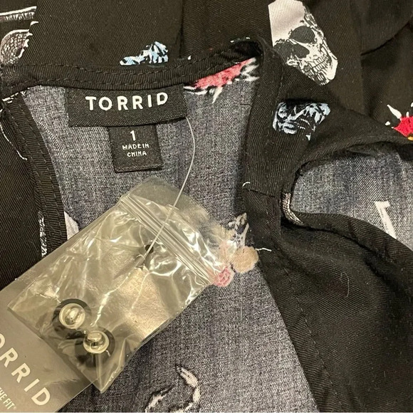 TORRID Acas‎ Skull Floral Chills Ruffle Cold Shoulder Dress - Picture 9 of 11